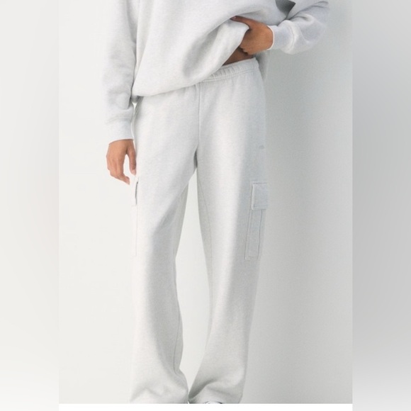 XL black cargo sweatfleece sweat fleece mega fit cozy aritzia - Picture 6 of 6